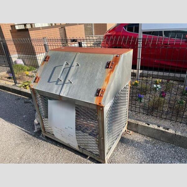 現地周辺 (ゴミ置き場)