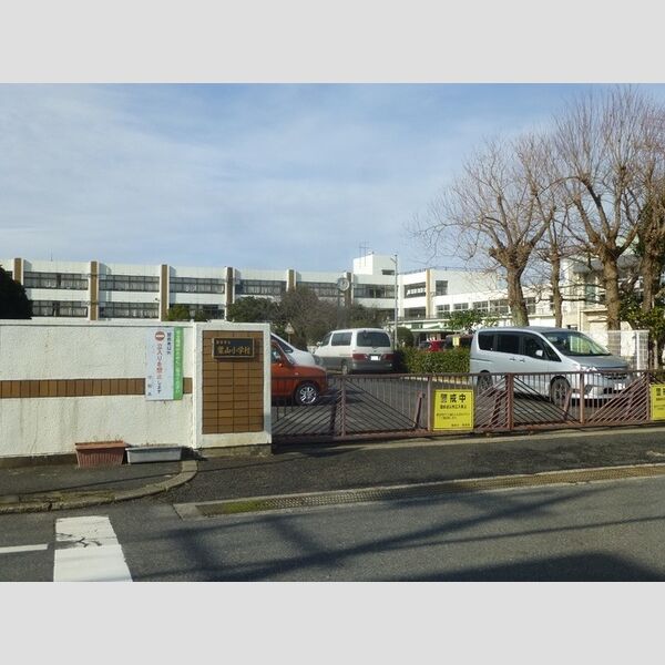 現地周辺 (市立葉山小学校)