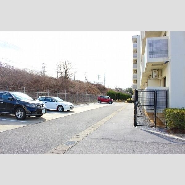 駐車場 (駐車場)