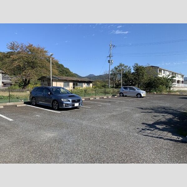 駐車場 (駐車場)