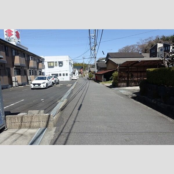 現地周辺 (前面道路)