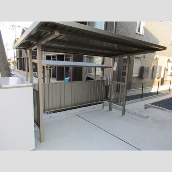 現地周辺 (駐輪場)