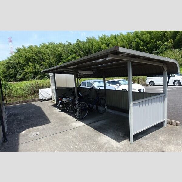 現地周辺 (駐輪場)