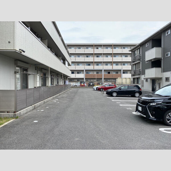 駐車場 (駐車場)
