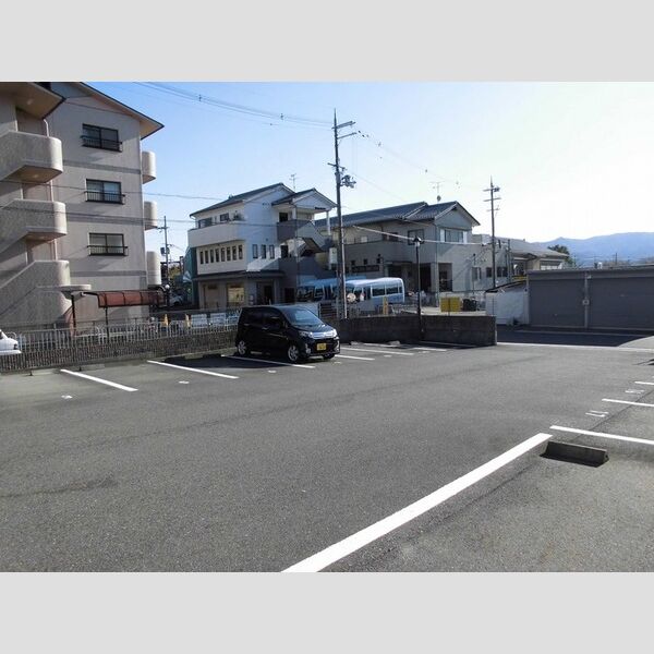 駐車場 (駐車場)