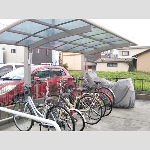 現地周辺 (駐輪場)