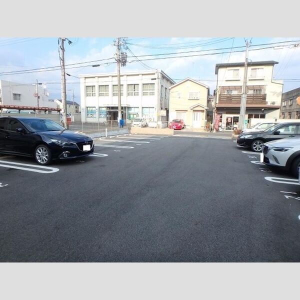 駐車場 (駐車場)