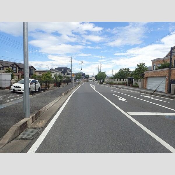 現地周辺 (前面道路)
