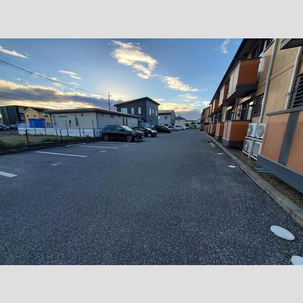 駐車場 (駐車場)