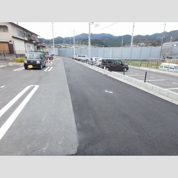 現地周辺 (前面道路)