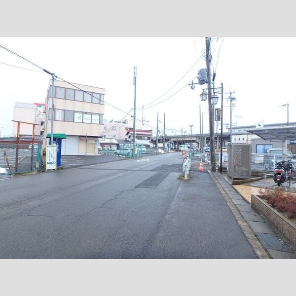 現地周辺 (前面道路)