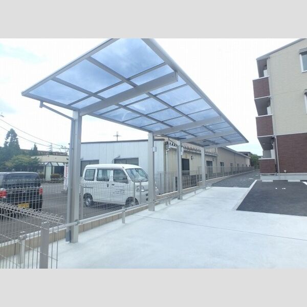 現地周辺 (駐輪場)