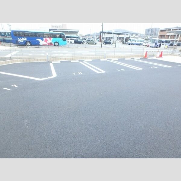 駐車場 (駐車場)