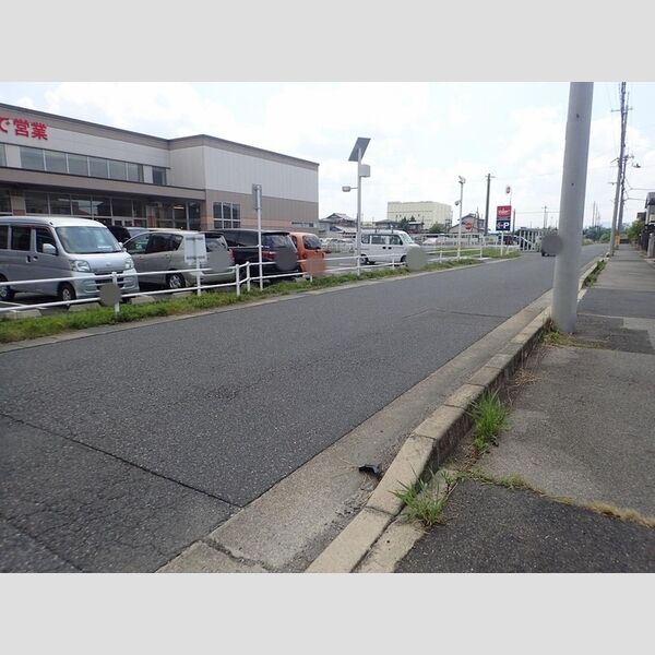 現地周辺 (前面道路)