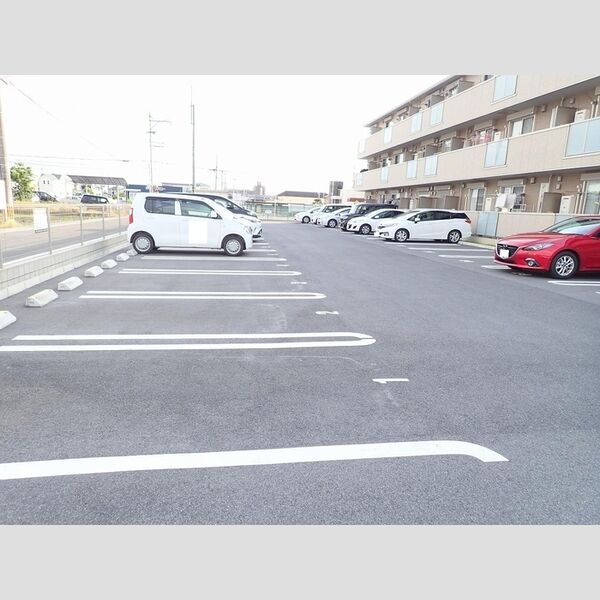 駐車場 (駐車場)