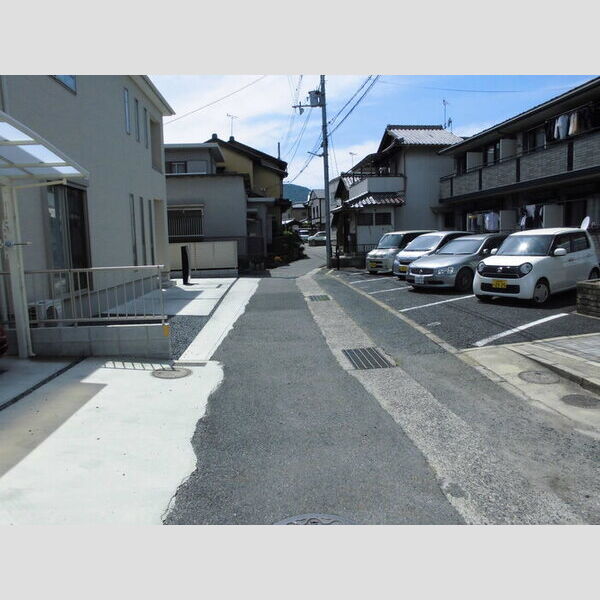 現地周辺 (前面道路)