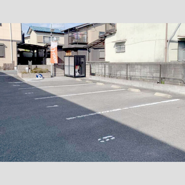 現地周辺 (駐車場)