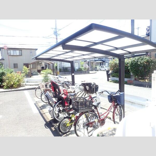 現地周辺 (駐輪場)