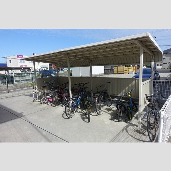 現地周辺 (A棟駐輪場)