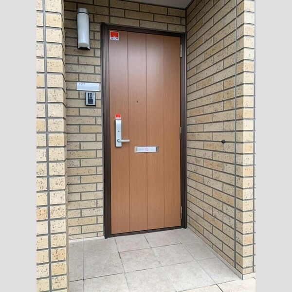 エントランス (エントランス)