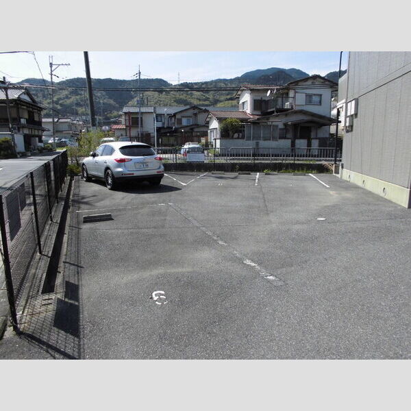 駐車場 (駐車場)