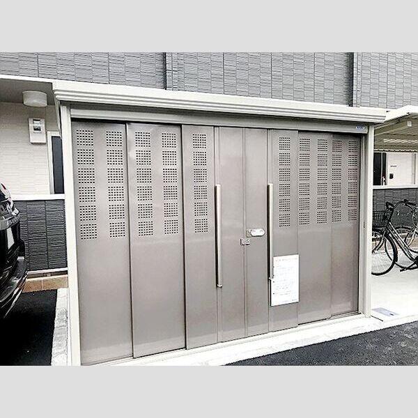現地周辺 (ごみ置き場)