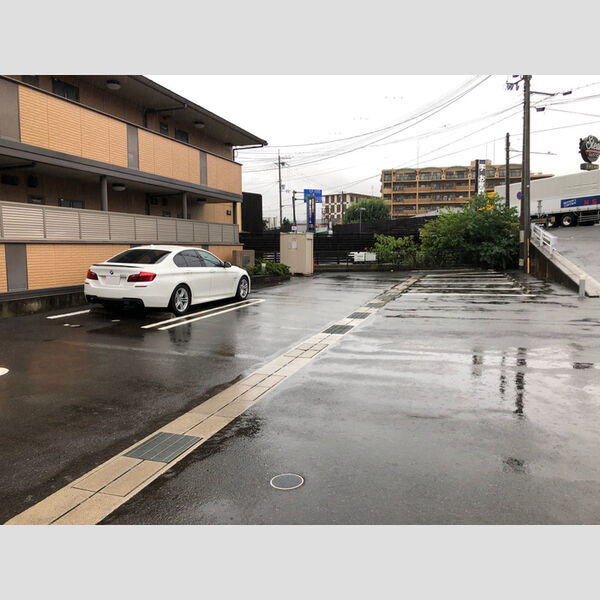 駐車場 (駐車場)