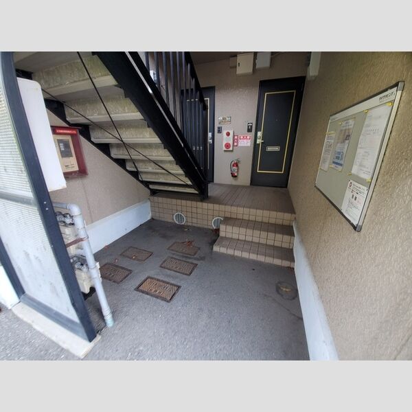 エントランス (エントランス)