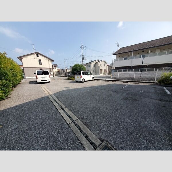 駐車場 (駐車場)