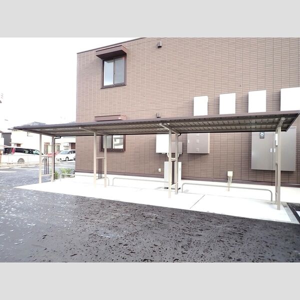 現地周辺 (駐輪場)