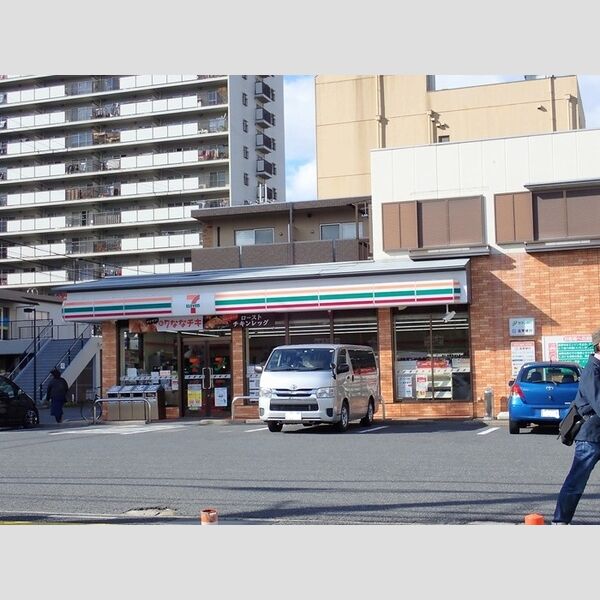現地周辺 (セブンイレブン守山駅東口店(712m))