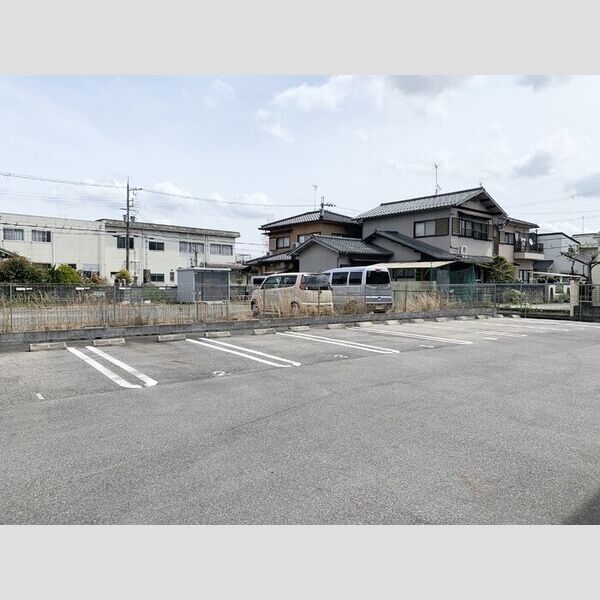 駐車場 (駐車場)