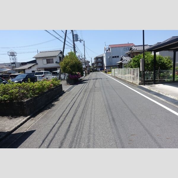 現地周辺 (前面道路)