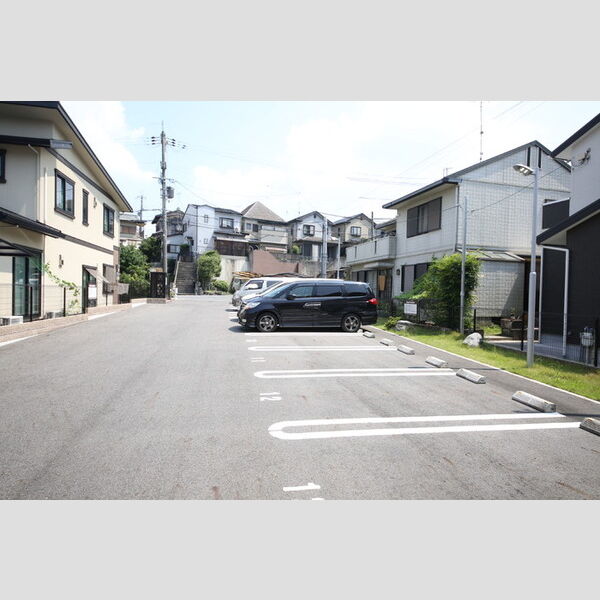 駐車場 (駐車場)