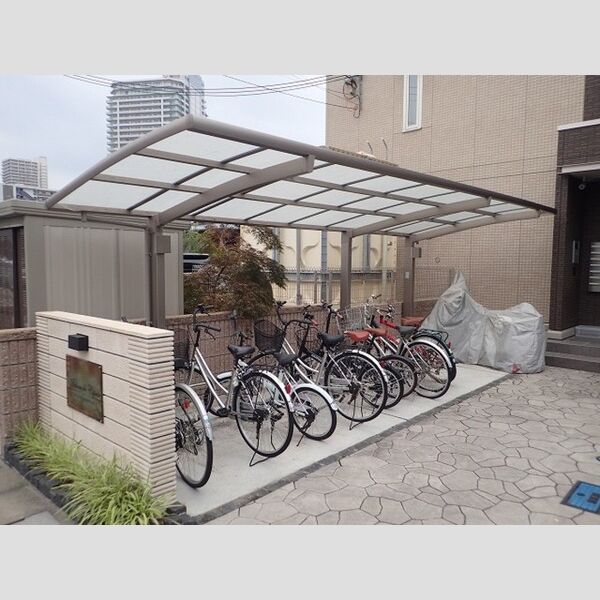 現地周辺 (駐輪場)