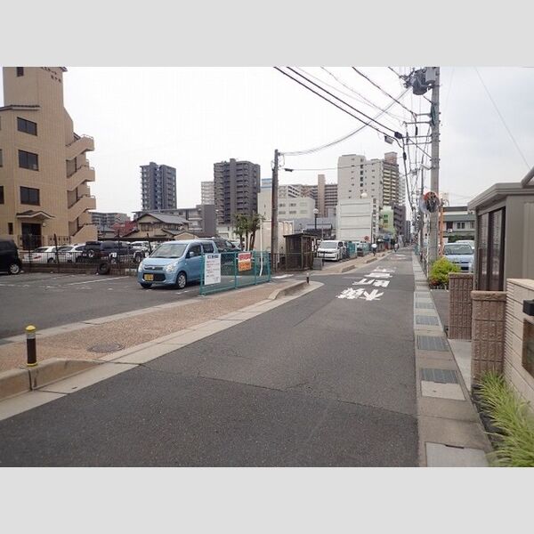 現地周辺 (前面道路)