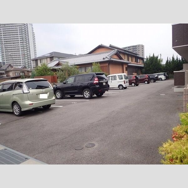 駐車場 (駐車場)