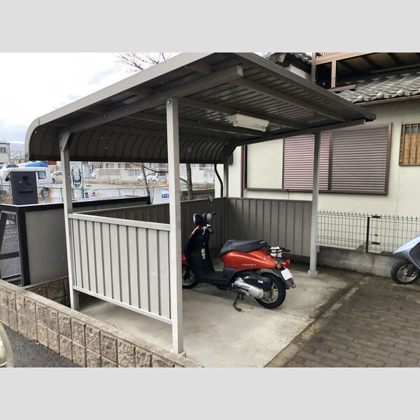 現地周辺 (駐輪場)