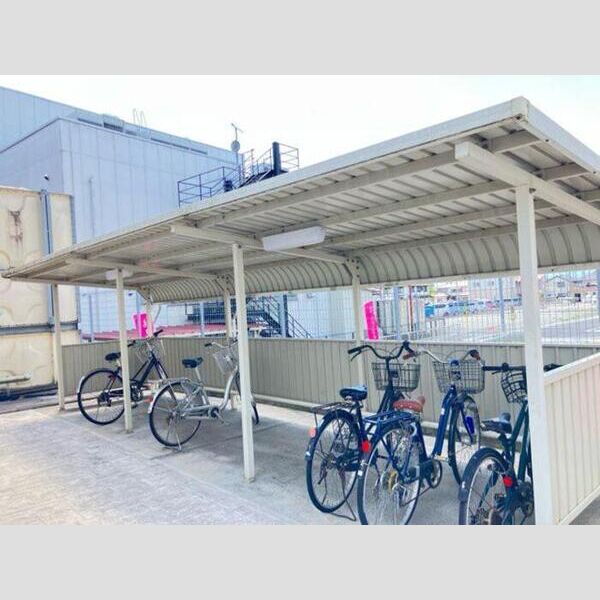 現地周辺 (駐輪場)