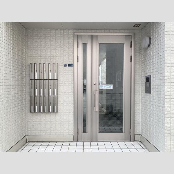 エントランス (エントランス)