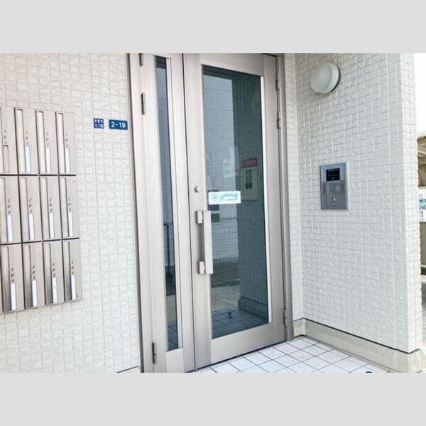 エントランス (エントランス)