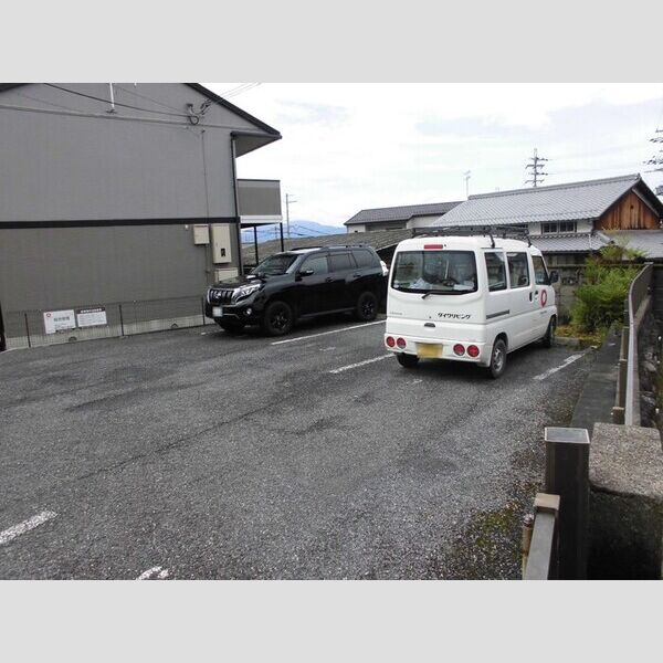 駐車場 (駐車場)