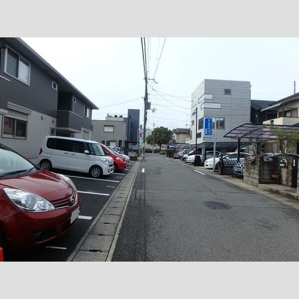 現地周辺 (前面道路)