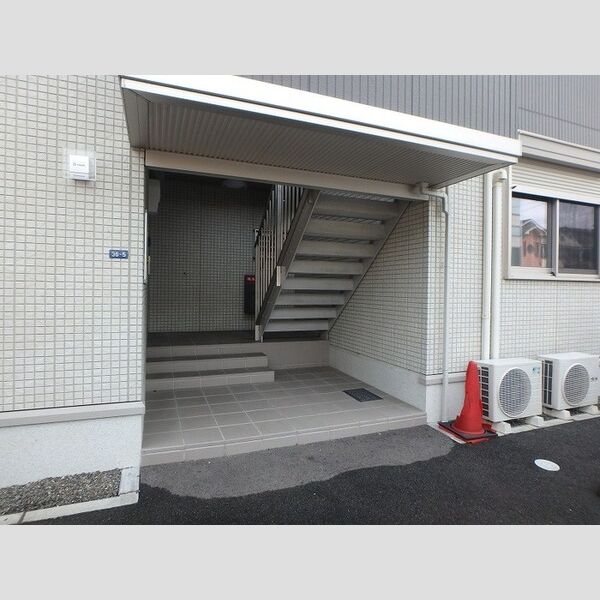 エントランス (エントランス)
