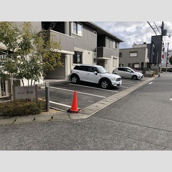 駐車場 (駐車場)