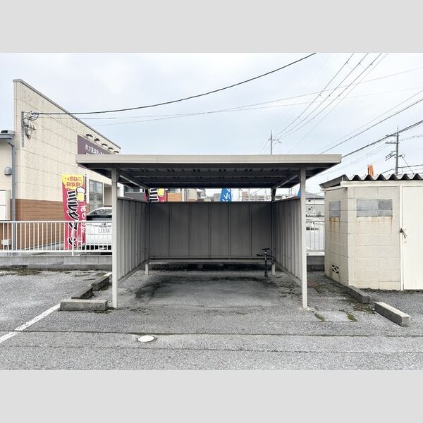 現地周辺 (駐輪場)