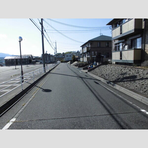 現地周辺 (前面道路)