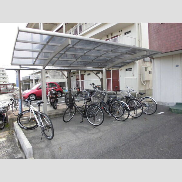 現地周辺 (駐輪場)