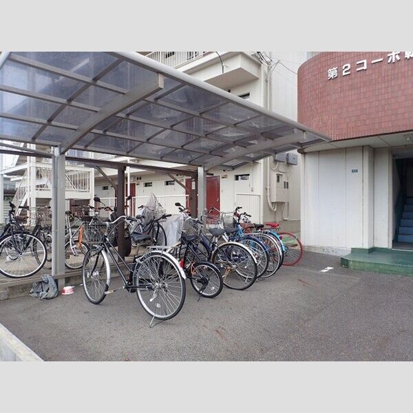 現地周辺 (駐輪場)