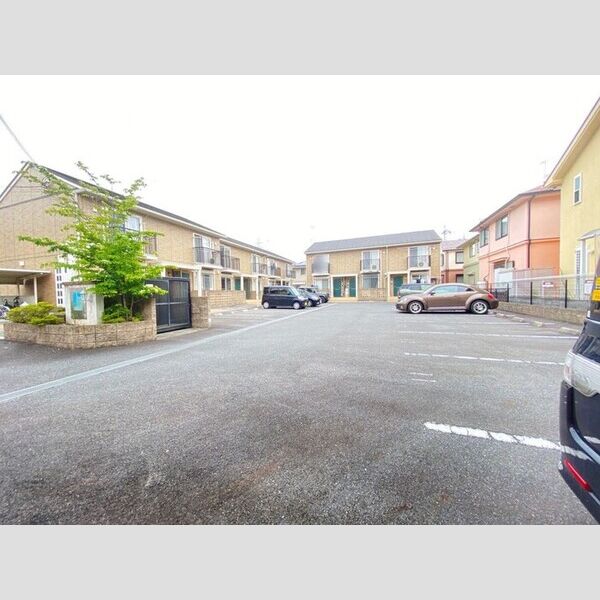 駐車場 (駐車場)